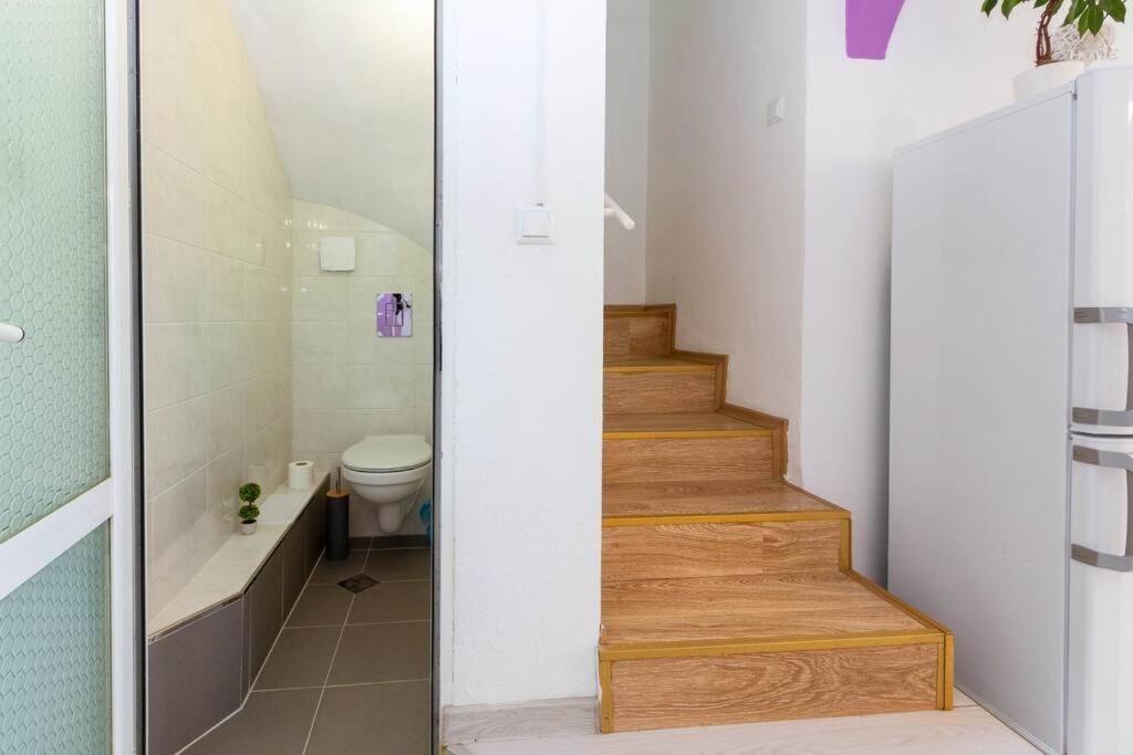 Sunny 2-Bedroom Maisonette Varna & Parking Kültér fotó